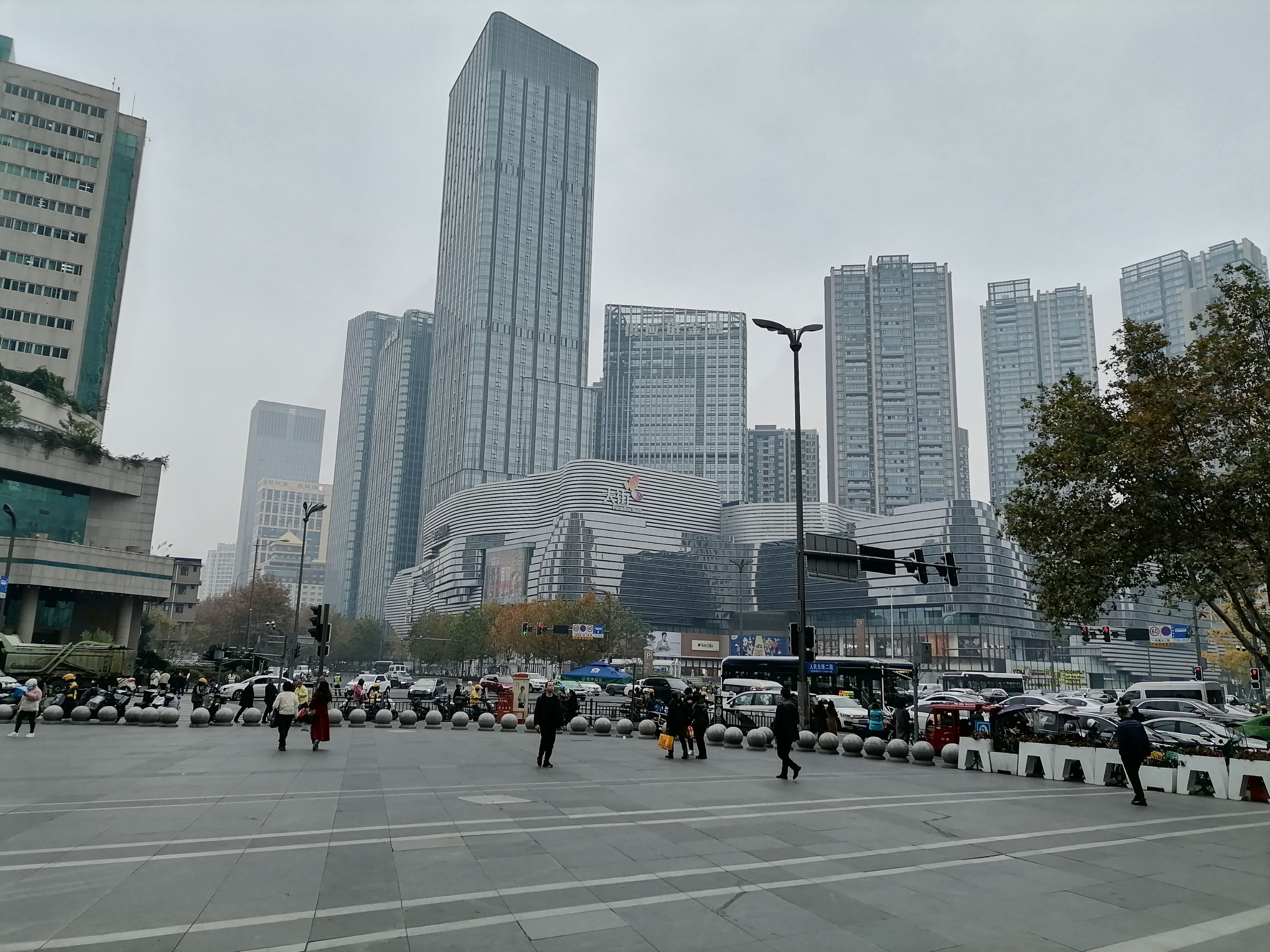 成都家装装修业务团队：装修半包是我们非常务实的可靠的特点