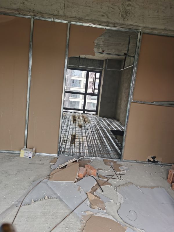 如果你在成都需要装修房屋，找老牌装修施工队是一个不错的选择