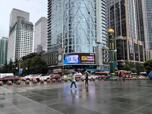 品牌宣传投放成都LED户外大屏建议重点关注天府广场这块LED广告屏幕